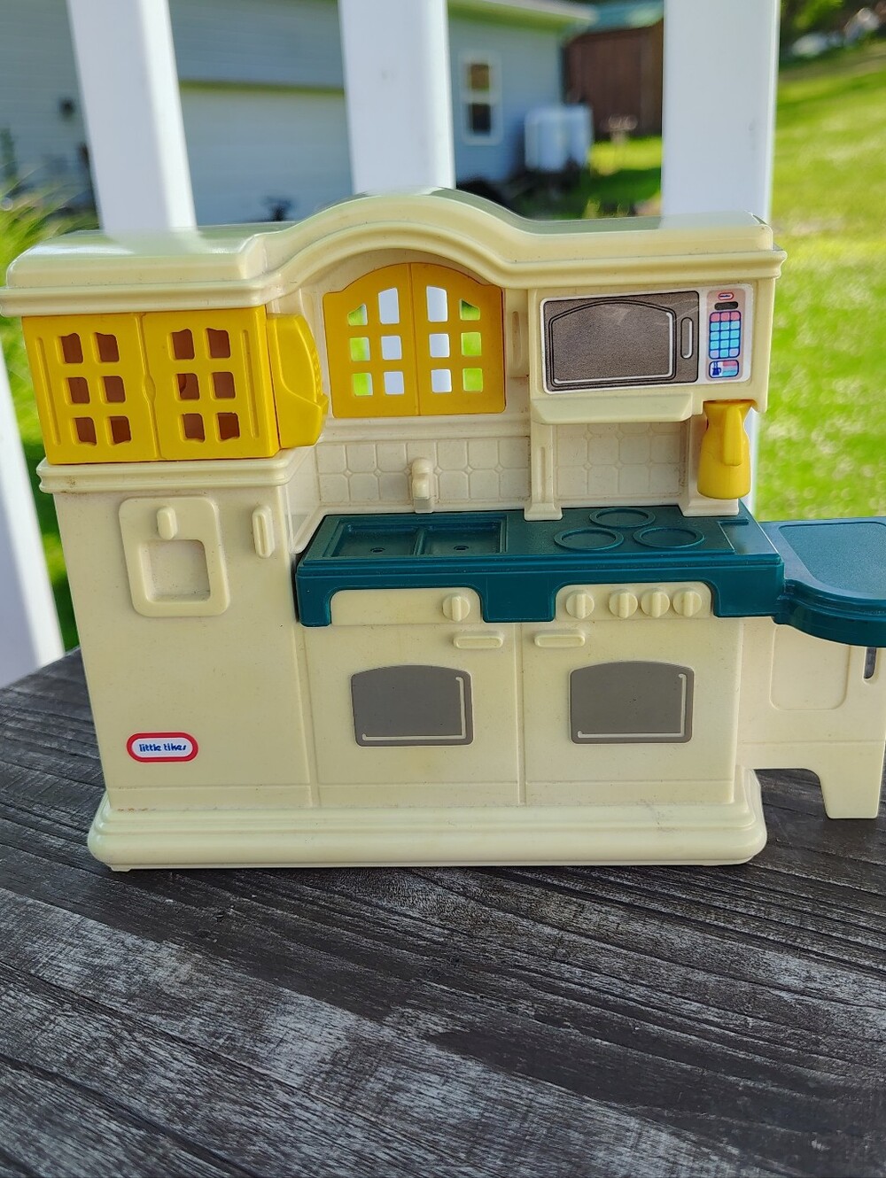 LITTLE TIKES Dollhouse Size Country Kitchen Fridge Sink Oven #5541 White Teal